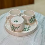 ست کامل سرویس آشپزخانه سرامیکی مدل کلاسیک با طرح گل‌های رز و سینی اختصاصی - تصویر 5