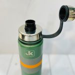 فلاسک استیل ۶۰۰ میل مدل JK – گرید SUS 316 با صافی چای – طرح Outdoor Insulation Cup - تصویر 7