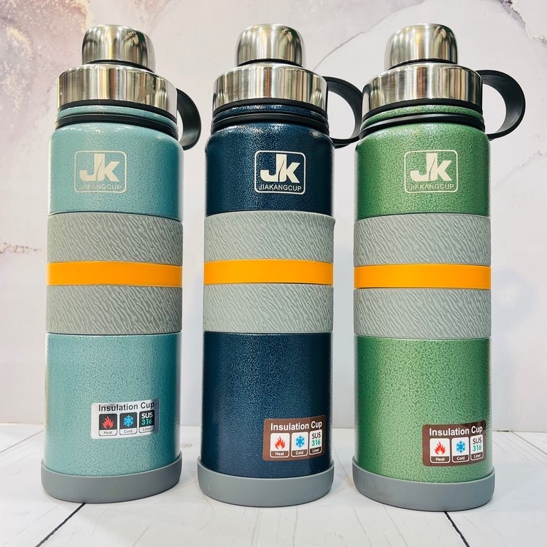 IMG_5849 فلاسک استیل ۶۰۰ میل مدل JK – گرید SUS 316 با صافی چای – طرح Outdoor Insulation Cup - تصویر 1