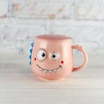 ماگ سرامیکی فانتزی دین‌دین مدل Dino Mug با درب و قاشق – در چهار رنگ شاد و کارتونی | ظرفیت ۲۵۰ میلی‌لیتر - تصویر 4