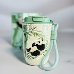 تراول ماگ اورجینال برند دیلر (Diller) طرح پاندا | استیل دوجداره با بند کنفی مدرن - تصویر 2